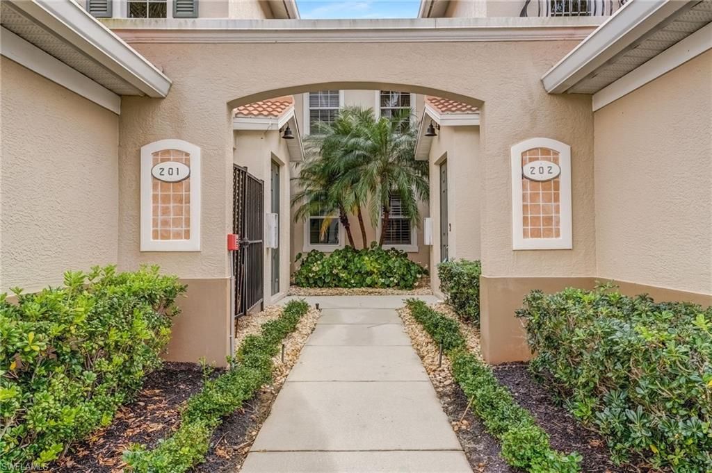11033 Harbour Yacht Ct, Unit 202, Fort Myers, FL 33908 Photo
