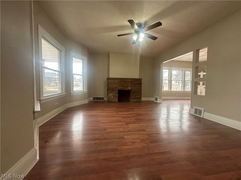 485 E 149th Street, Unit Dn/Up, Cleveland, OH 44110 Photo 2