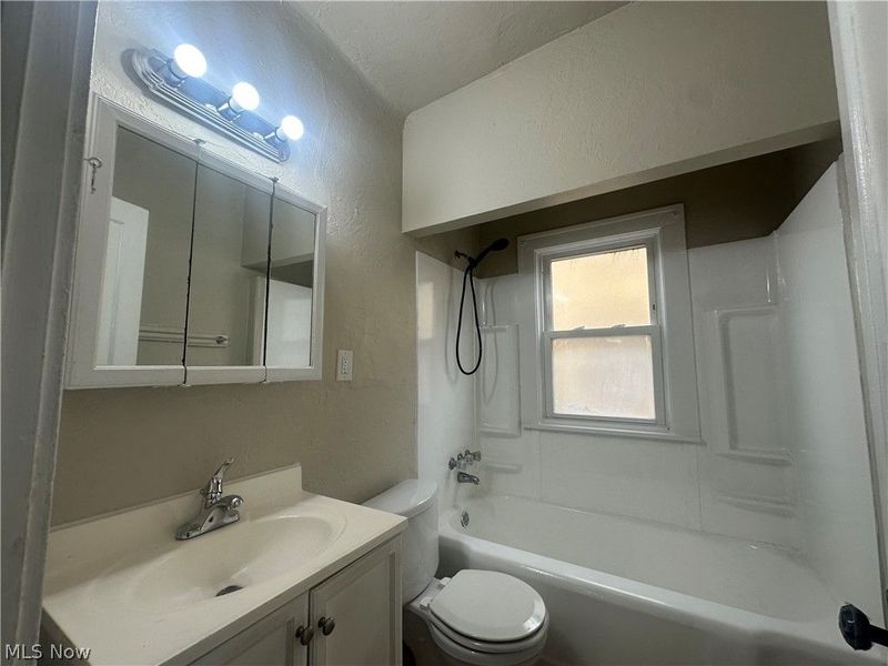 485 E 149th Street, Unit Dn/Up, Cleveland, OH 44110 Photo 7
