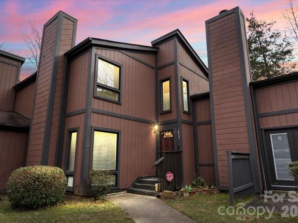 6123 Honeysuckle Lane, Charlotte, NC 28212