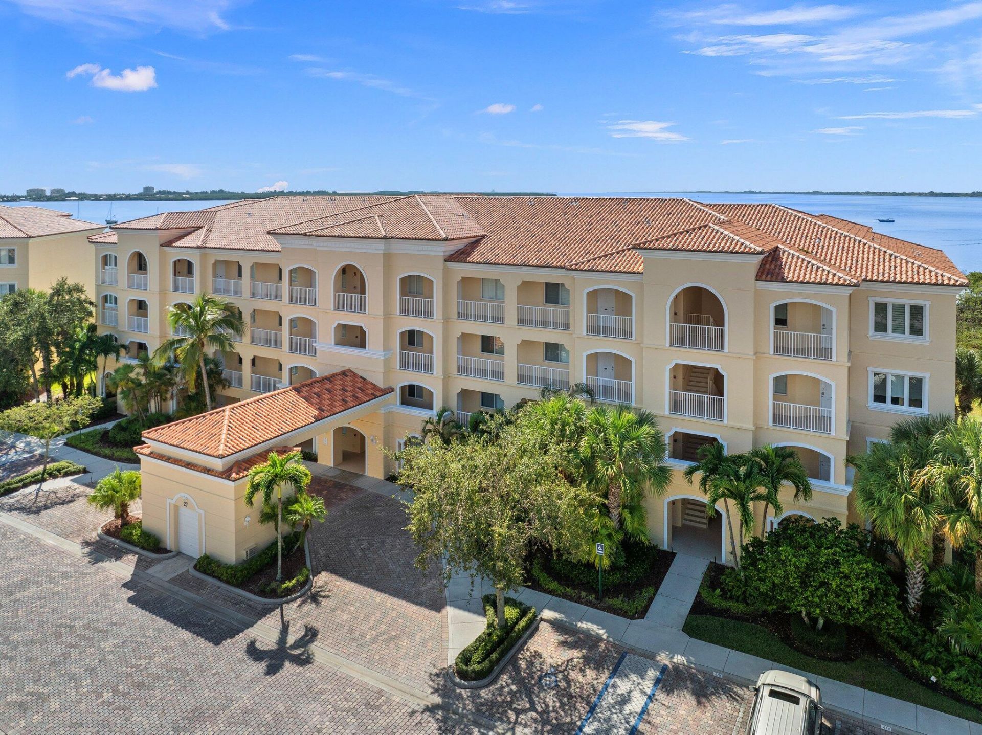 27 Harbour Isle Drive W, Unit 203, Hutchinson Island, FL 34949 Photo