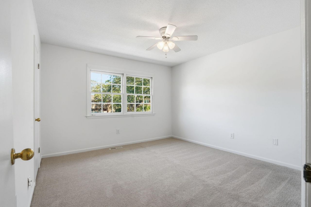 308 Saint Charles Court Photo 15