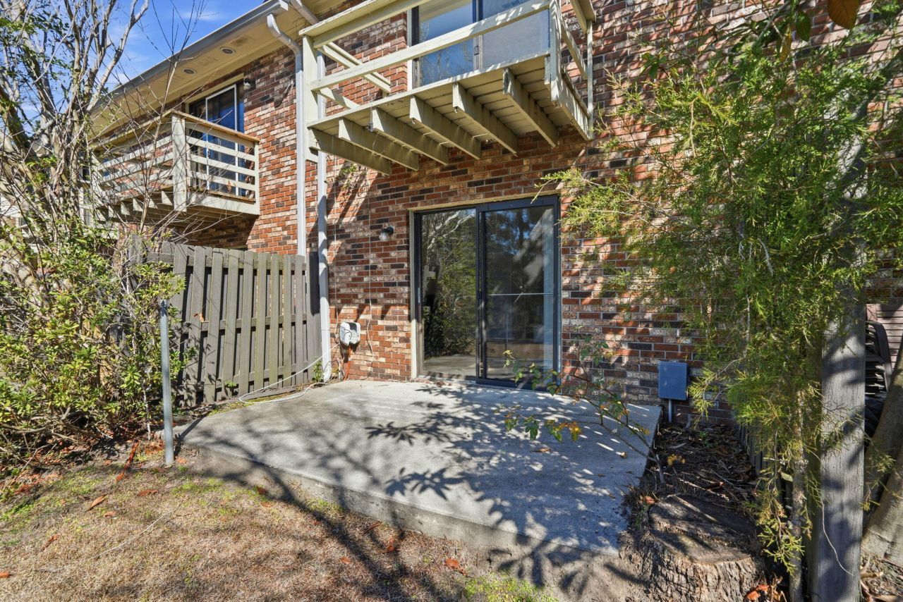 308 Saint Charles Court Photo 23