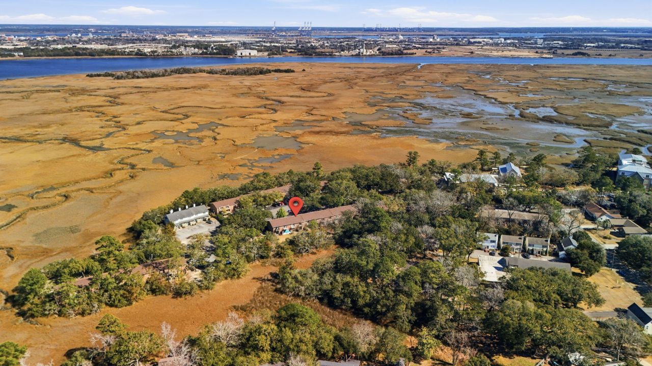 308 Saint Charles Court Photo 29