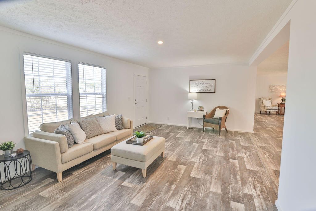 1020 Universal Circle Photo 8