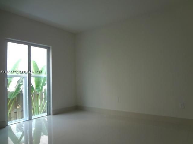 6891 Bay Dr, Unit 102, Miami Beach, FL 33141 Photo