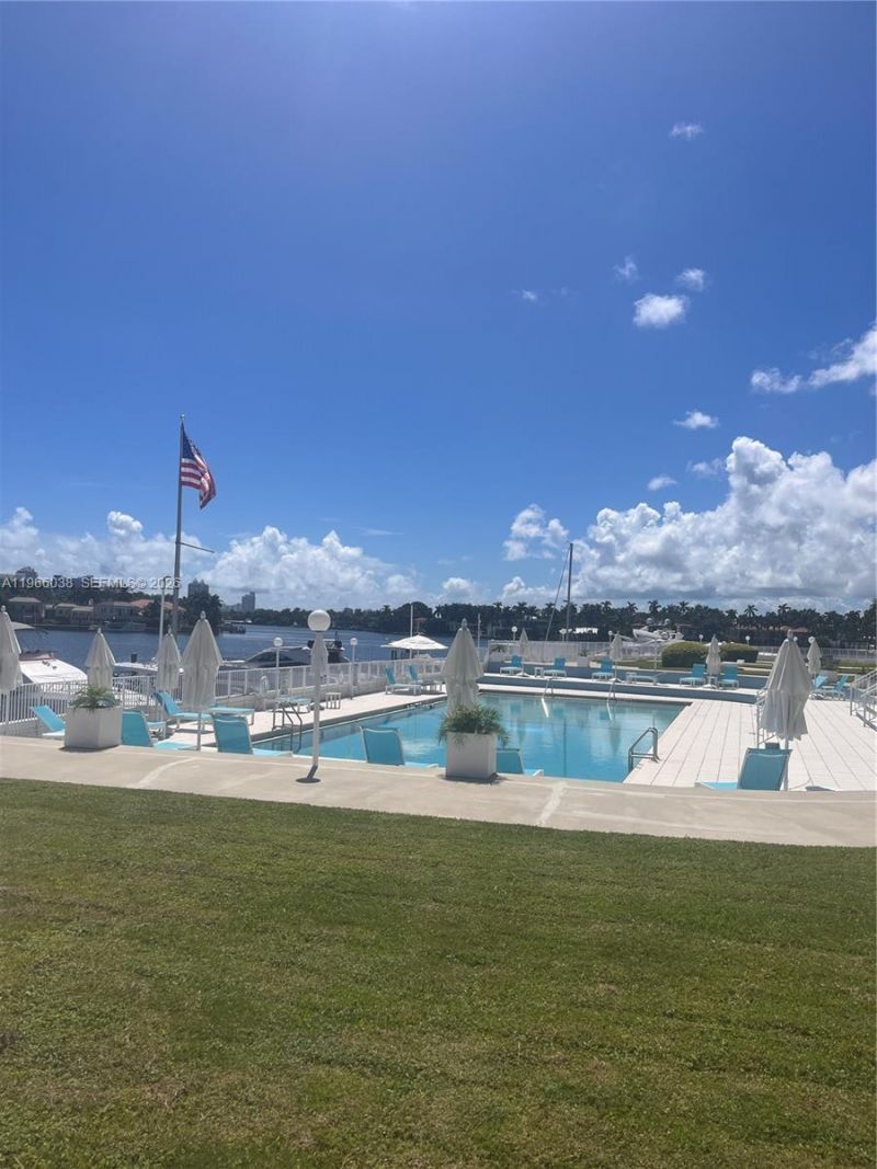 900 Bay Dr, Unit 207, Miami Beach, FL 33141 Photo