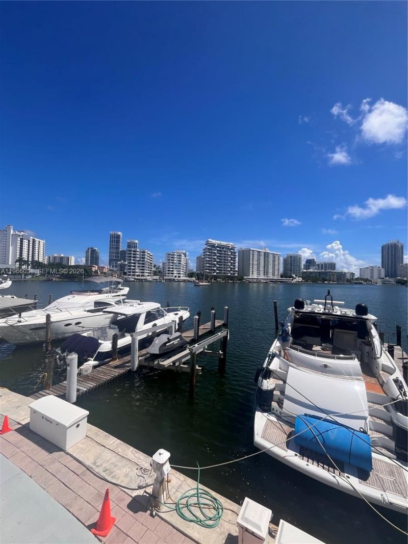 900 Bay Dr, Unit 207, Miami Beach, FL 33141 Photo