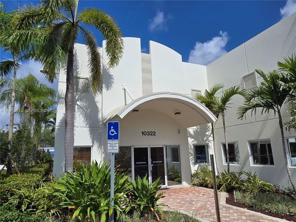 10322 NW 55th St, Sunrise, FL 33351