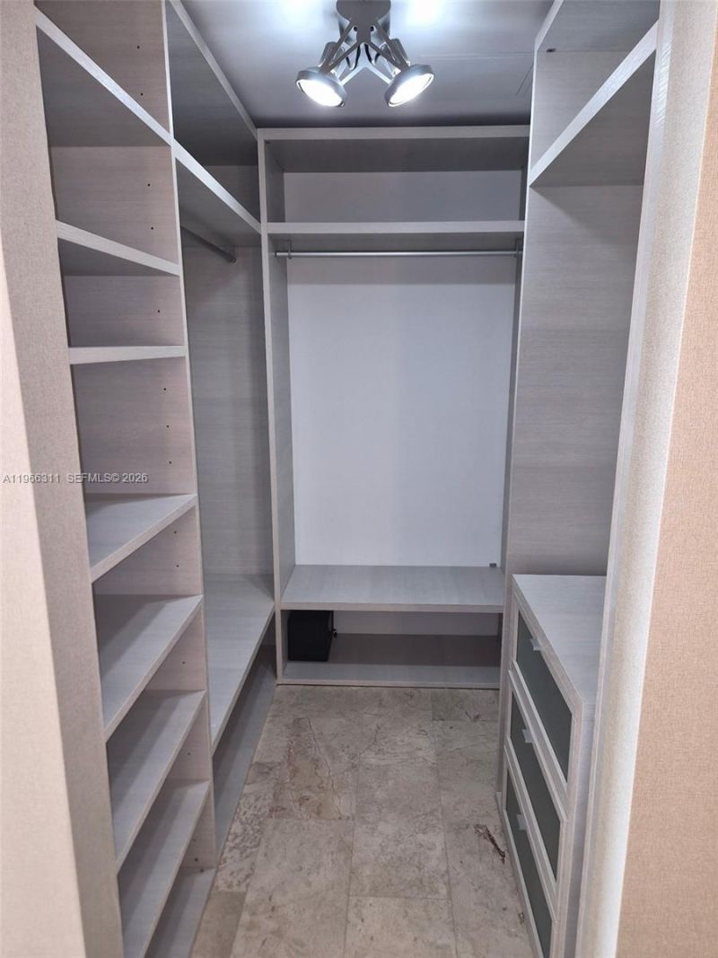 88 SW 7th St, Unit 3006, Miami, FL 33130 Photo
