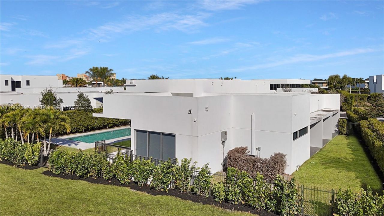 16582 S Botaniko Dr S , Weston, FL 33326 Photo