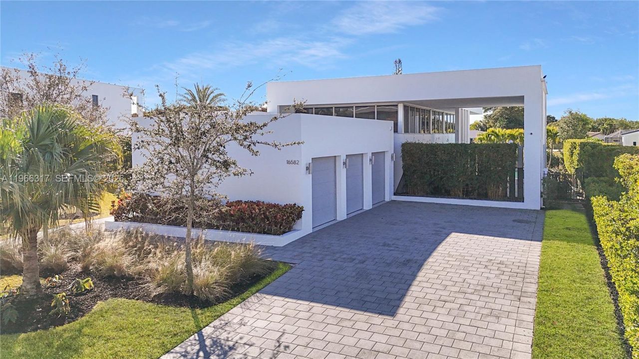 16582 S Botaniko Dr S , Weston, FL 33326 Photo