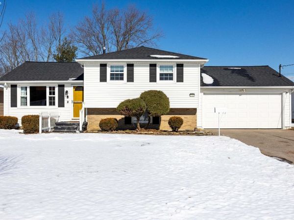 757 W Martin Ave., Amherst, OH 44001