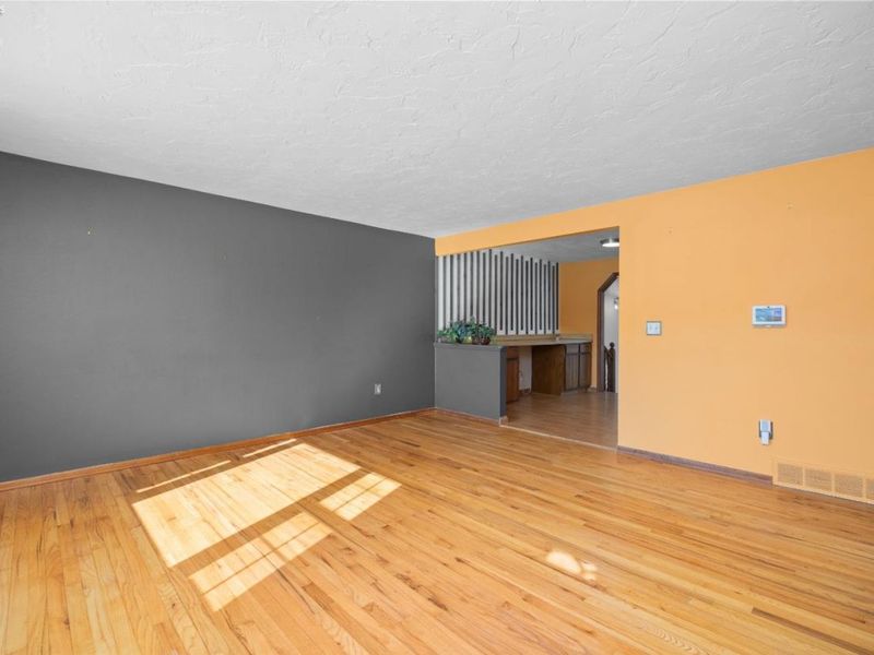 757 W Martin Ave., Amherst, OH 44001 Photo 3