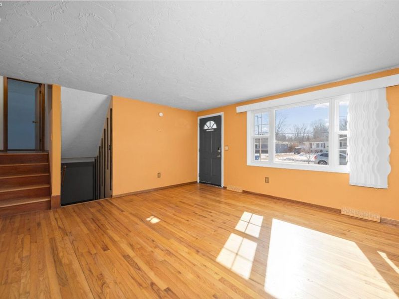 757 W Martin Ave., Amherst, OH 44001 Photo 4