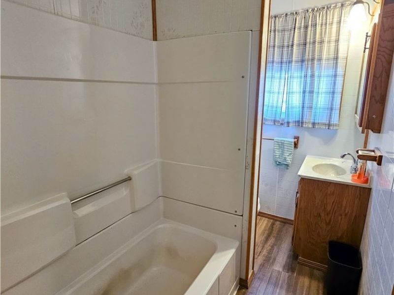 715 N Walnut Street, Dover, OH 44622 Photo 21