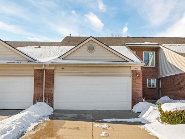 2255 Crystal Crossing Drive, Howell, MI 48843