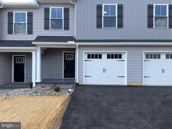 70 DILLER AVENUE, Unit 2, NEW HOLLAND, PA 17557