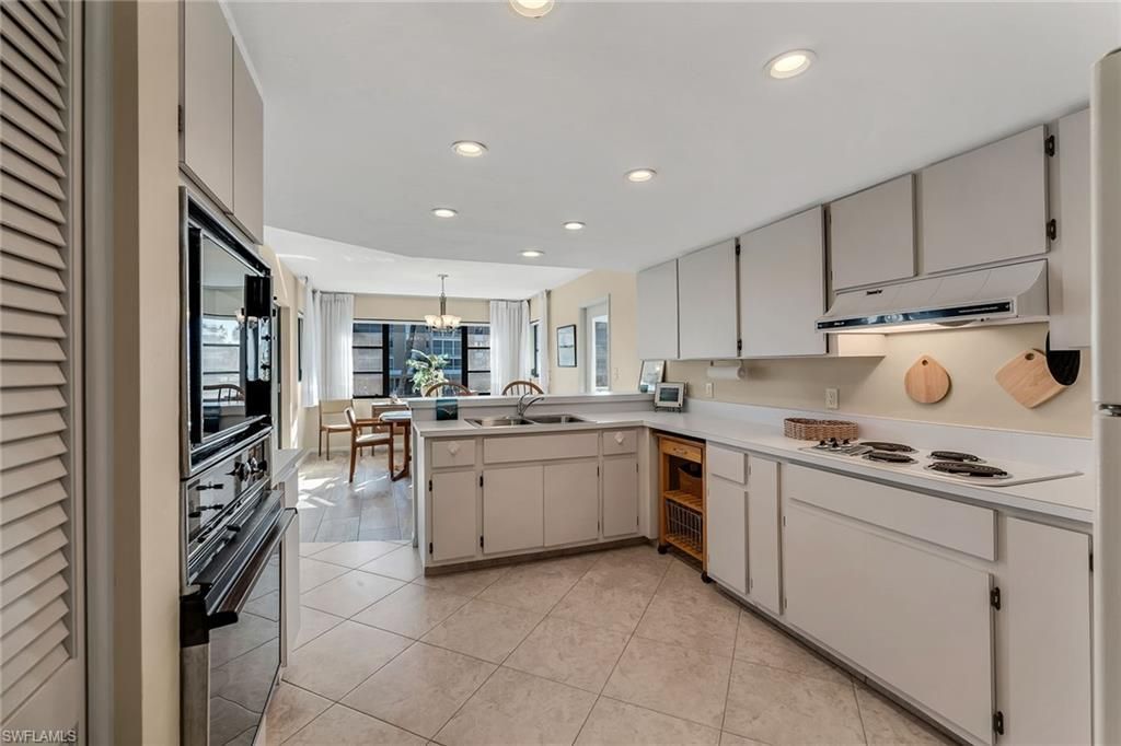 881 Panama Ct, Unit 202, Marco Island, FL 34145 Photo
