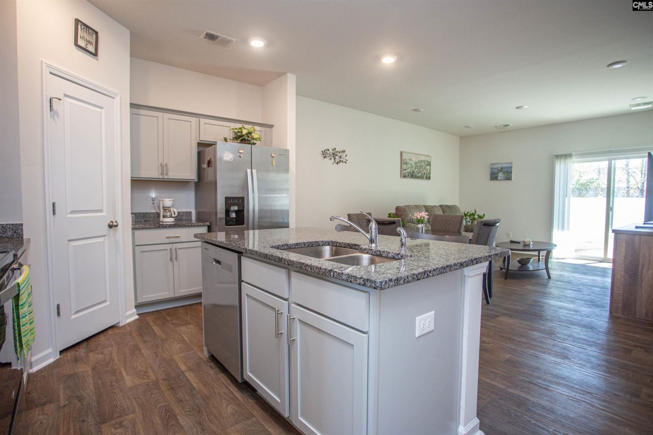 23 Beechnut Street Photo 10