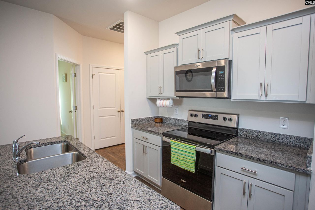 23 Beechnut Street Photo 12