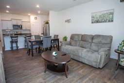 23 Beechnut Street photo 4