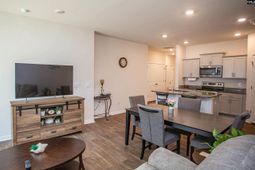 23 Beechnut Street photo 4