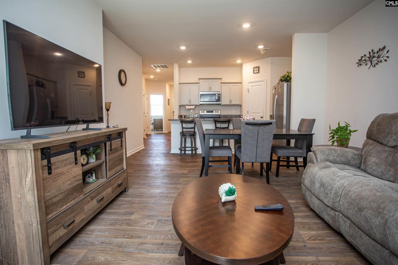 23 Beechnut Street Photo 5