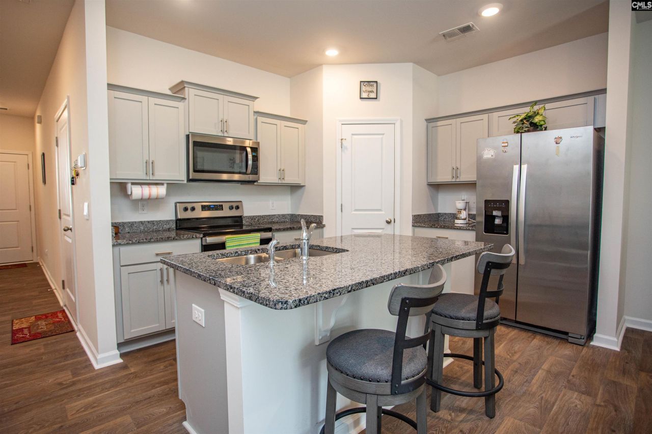 23 Beechnut Street Photo 9