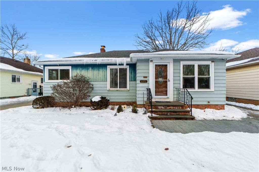 6370 Stratford Drive, Cleveland, OH 44130 Main Photo