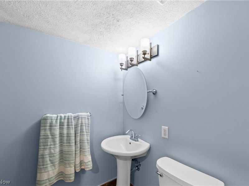 6370 Stratford Drive, Cleveland, OH 44130 Photo 23