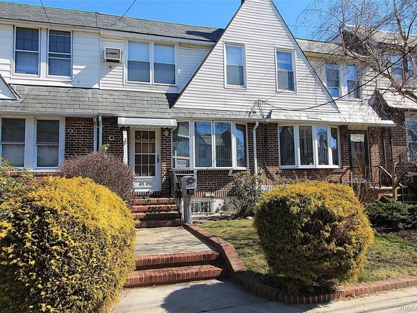 65-09 77th Place , Middle Village, NY 11379