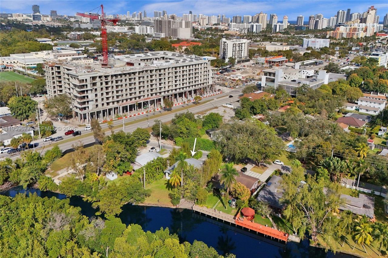 18500 NE 23rd Ct , Miami, FL 33180 Photo