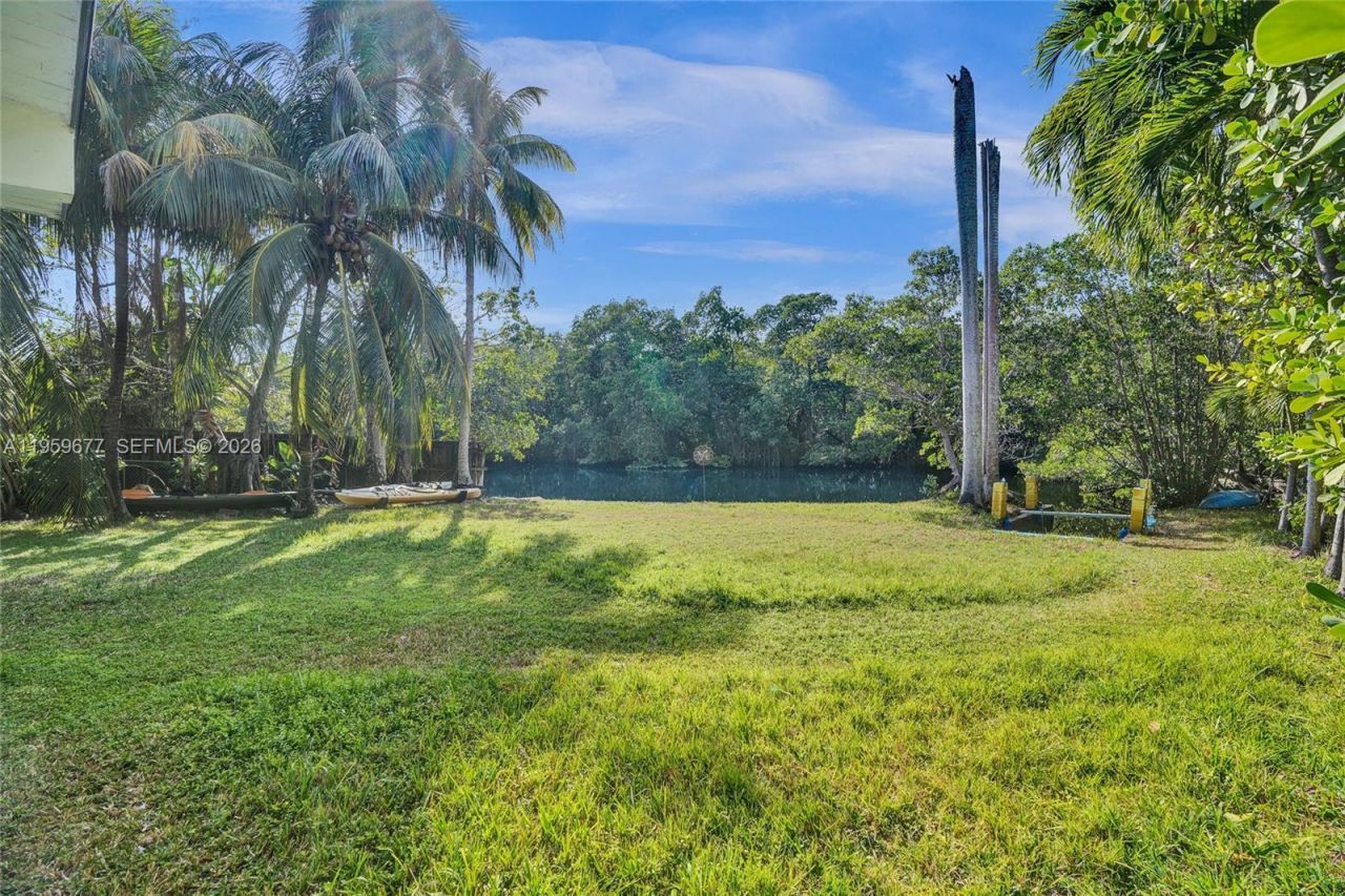 18500 NE 23rd Ct , Miami, FL 33180 Photo