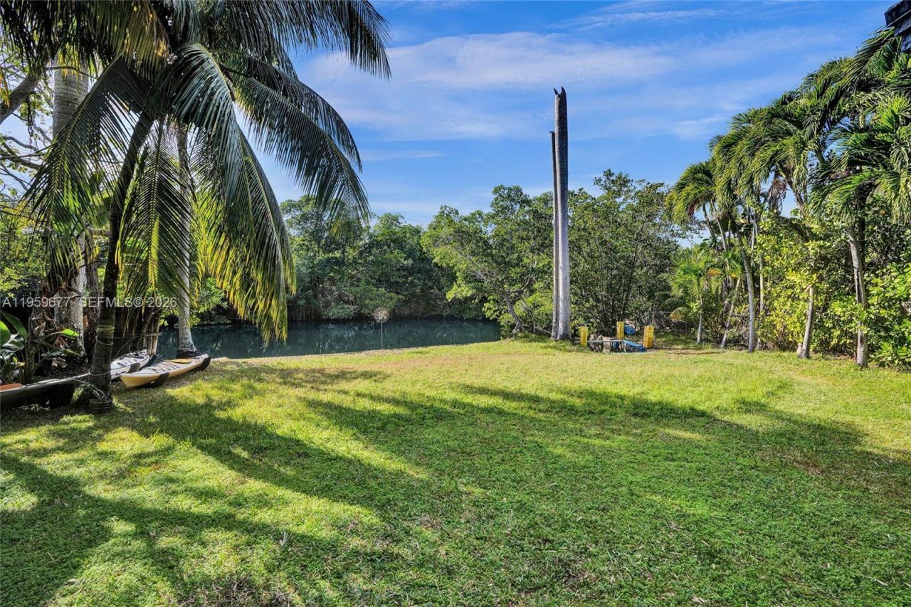 18500 NE 23rd Ct , Miami, FL 33180 Photo