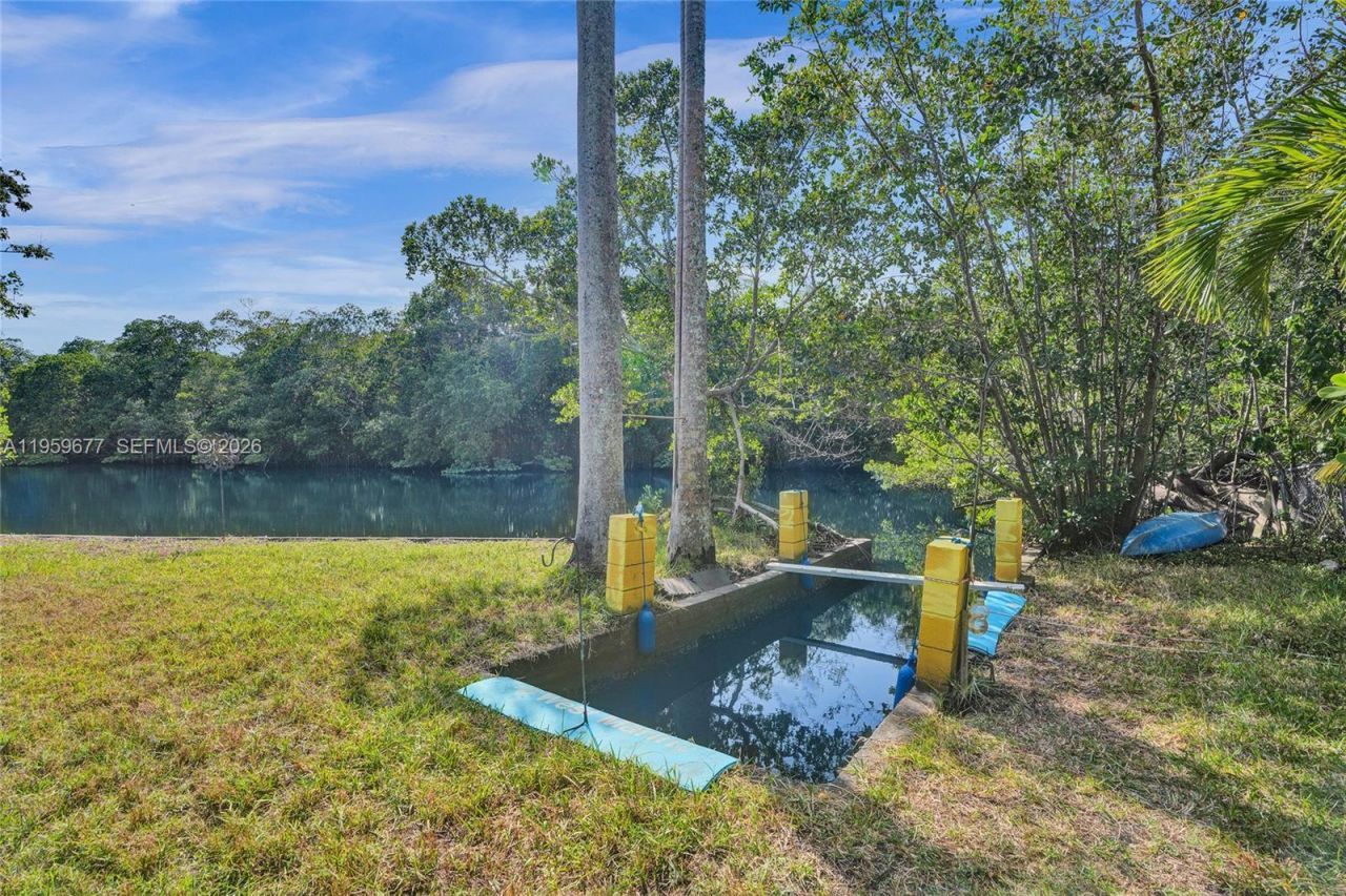 18500 NE 23rd Ct , Miami, FL 33180 Photo