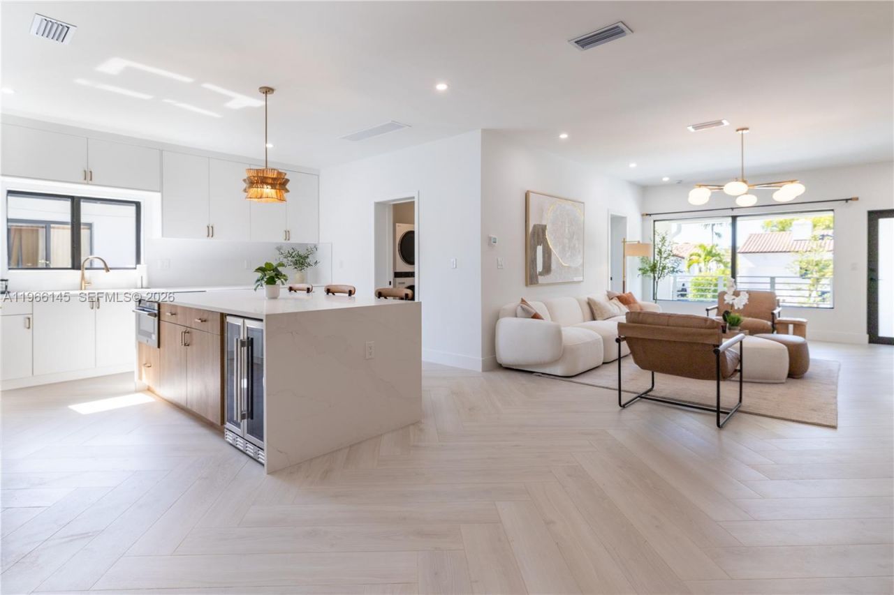 1420 SW 17th St , Miami, FL 33145 Photo