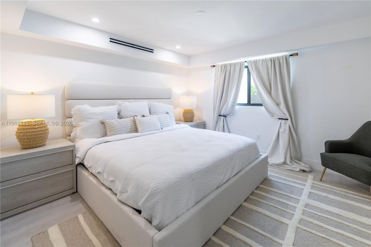 1420 SW 17th St , Miami, FL 33145 Photo