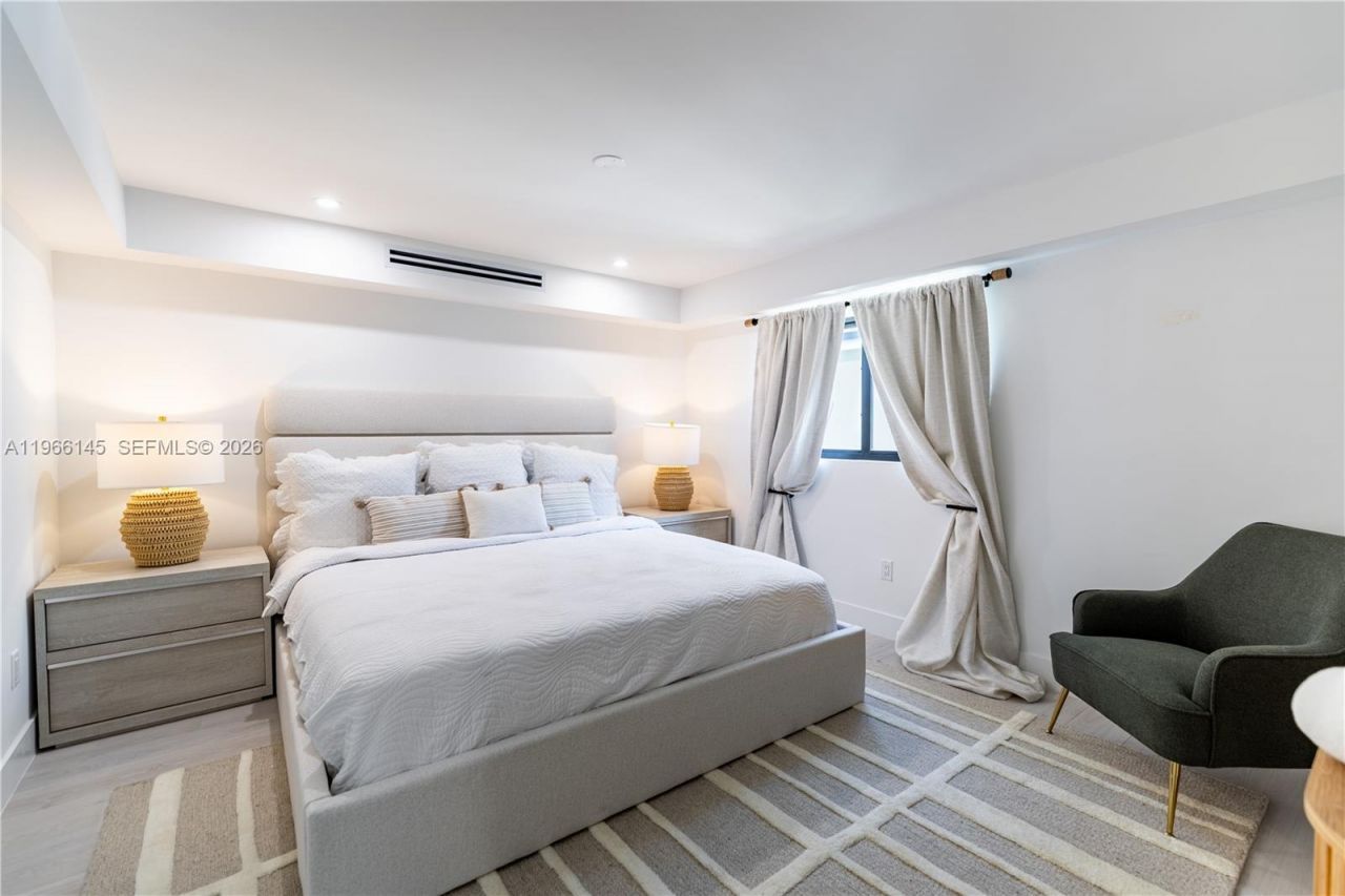 1420 SW 17th St , Miami, FL 33145 Photo