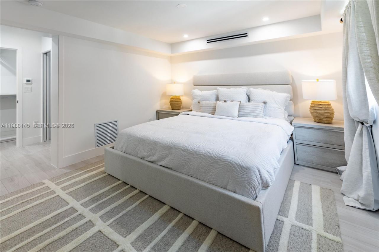 1420 SW 17th St , Miami, FL 33145 Photo