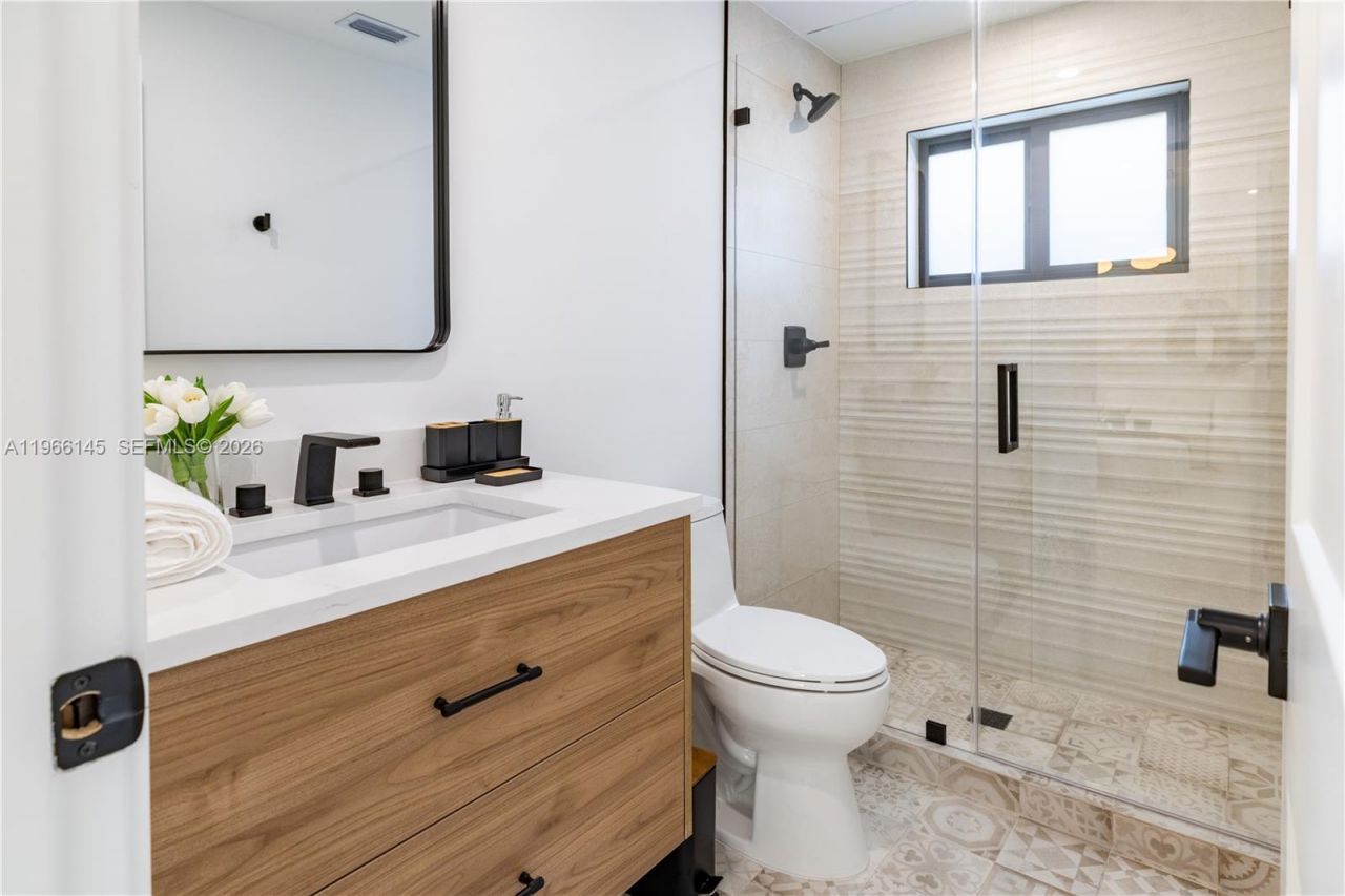 1420 SW 17th St , Miami, FL 33145 Photo