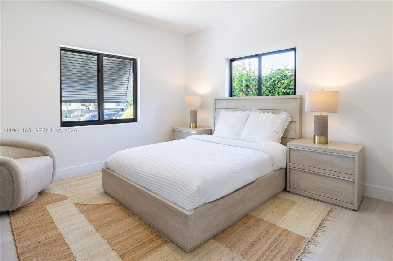 1420 SW 17th St , Miami, FL 33145 Photo