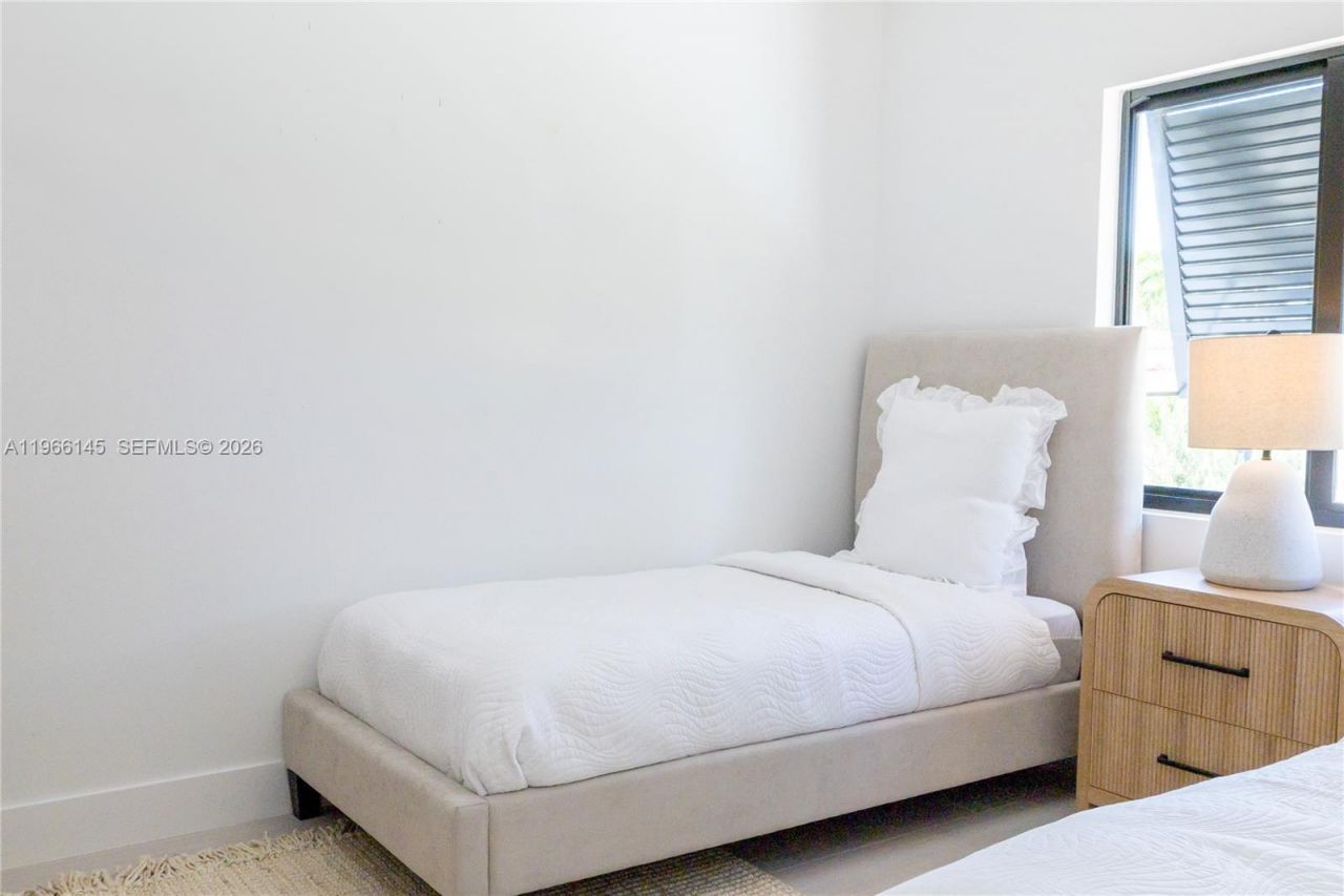 1420 SW 17th St , Miami, FL 33145 Photo