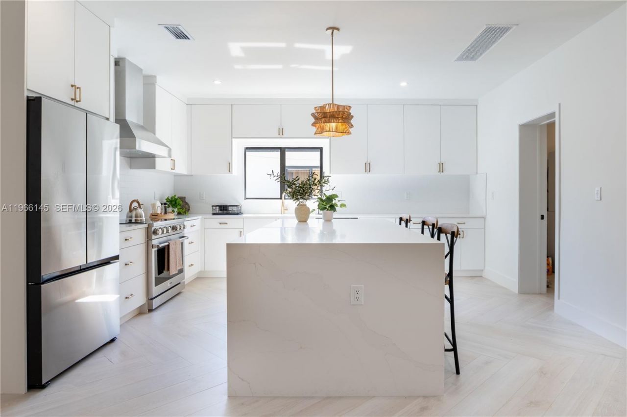 1420 SW 17th St , Miami, FL 33145 Photo