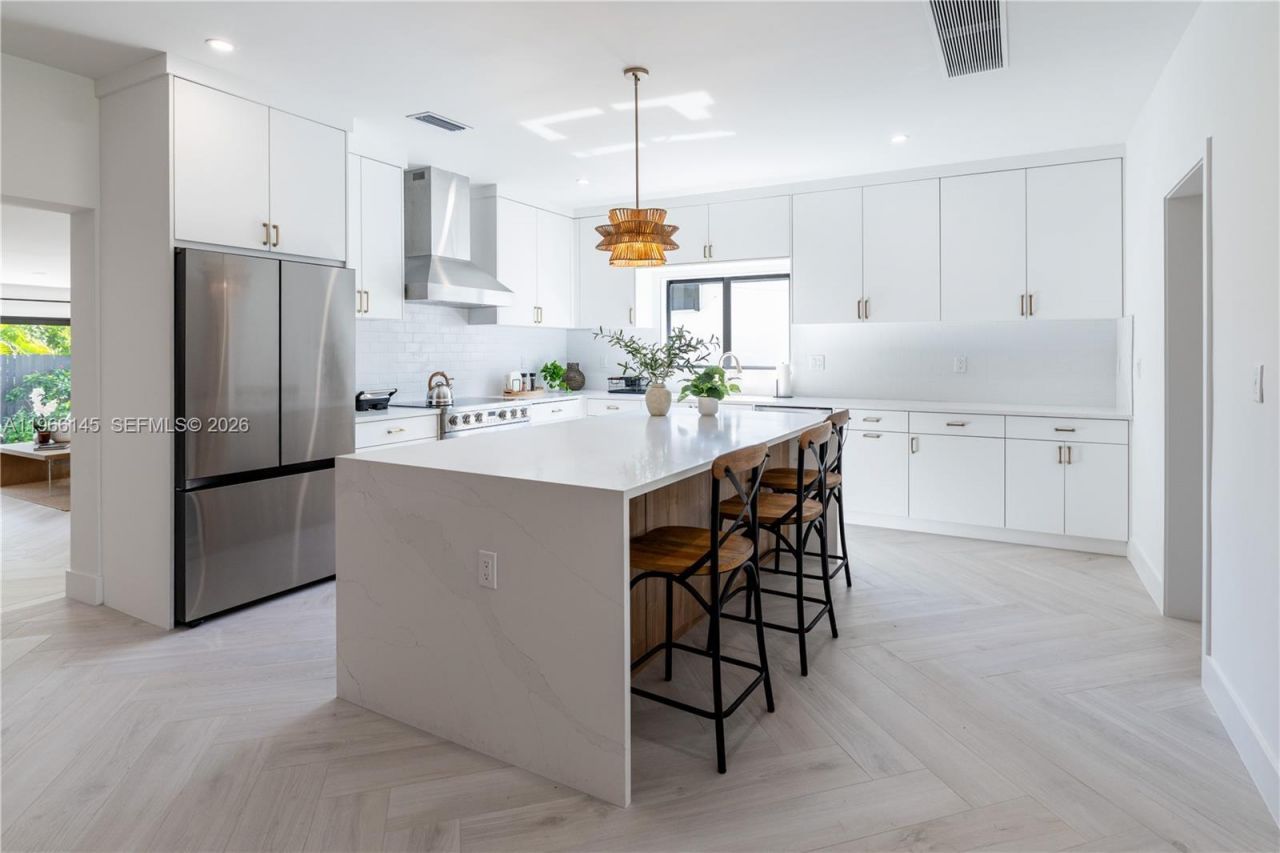 1420 SW 17th St , Miami, FL 33145 Photo