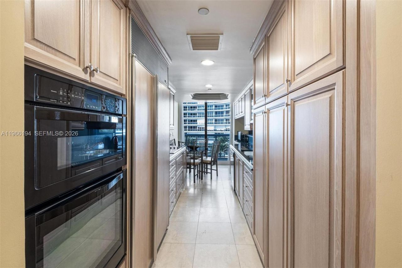 9595 Collins Ave, Unit N6-J, Surfside, FL 33154 Photo