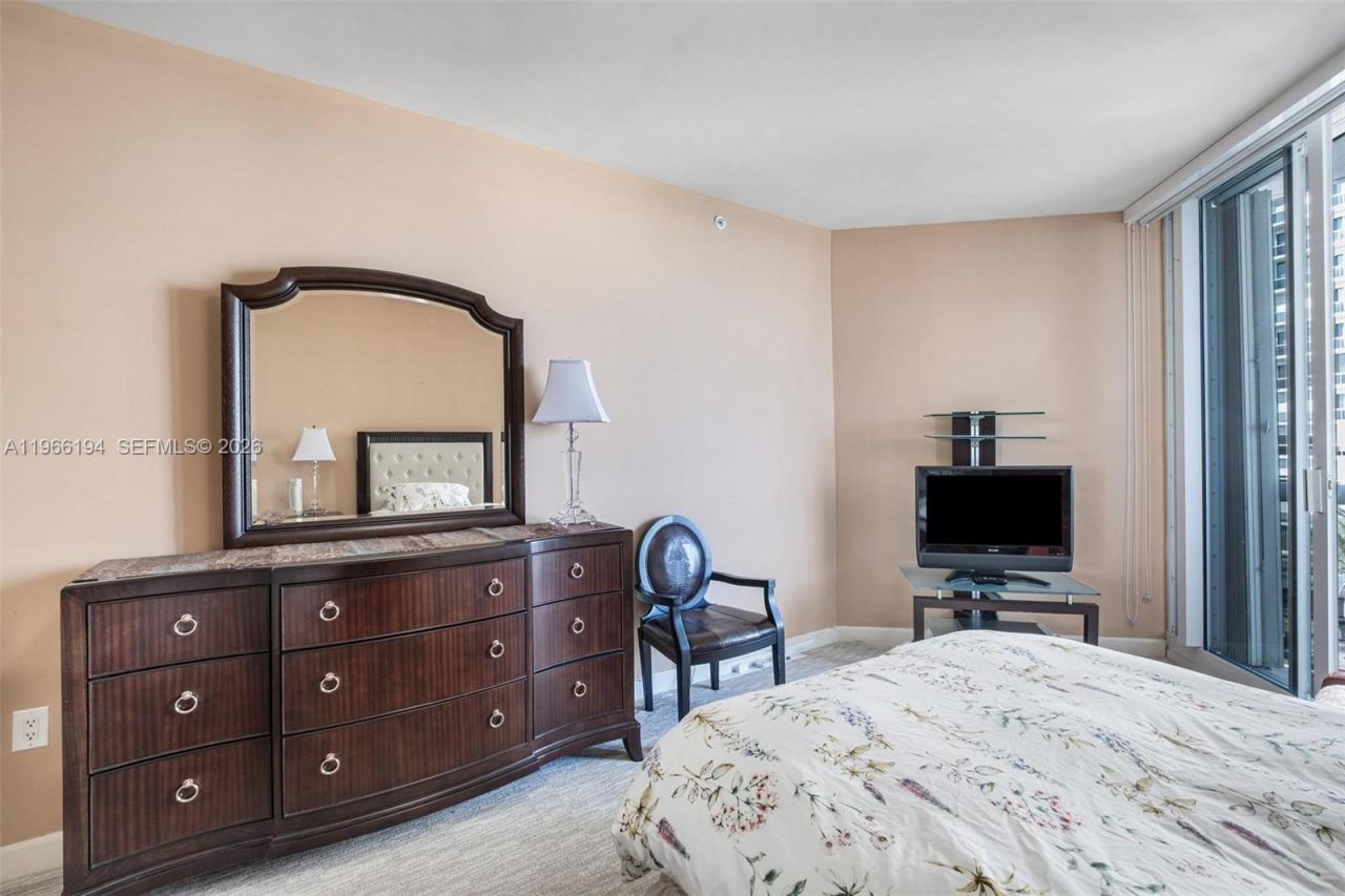 9595 Collins Ave, Unit N6-J, Surfside, FL 33154 Photo