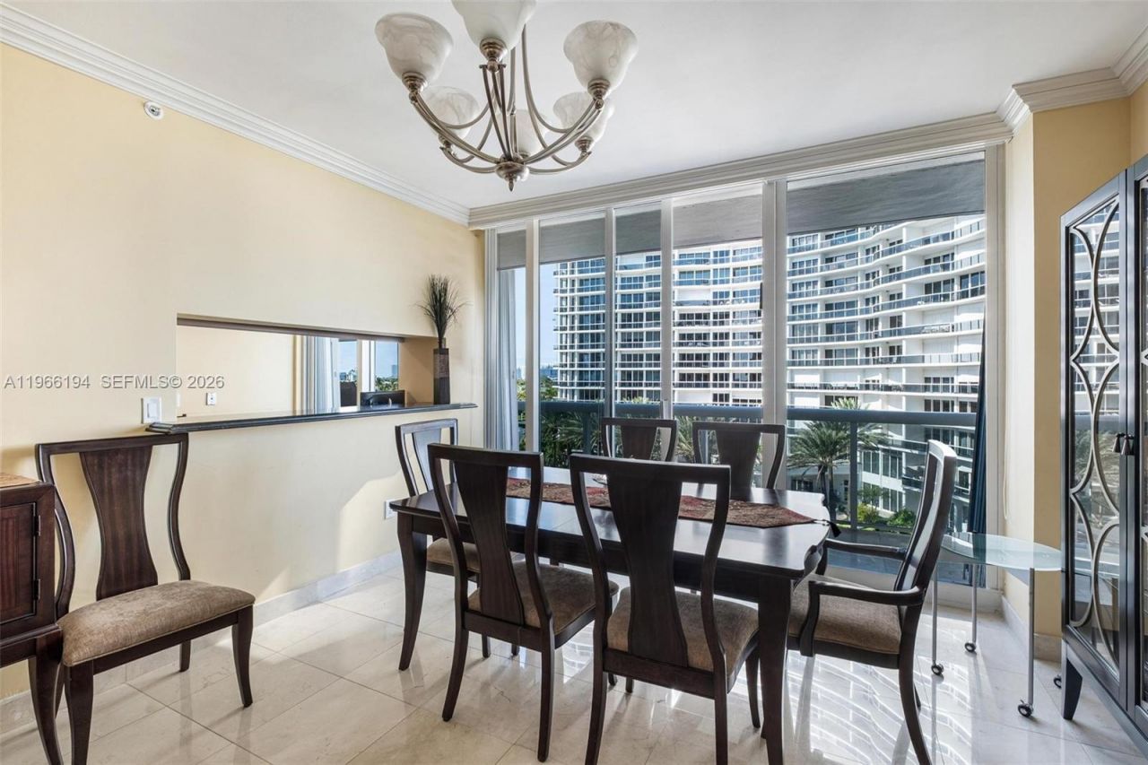 9595 Collins Ave, Unit N6-J, Surfside, FL 33154 Photo