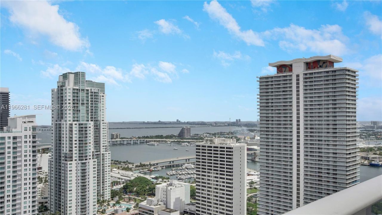 151 SE 1st St , Unit 2101, Miami, FL 33131 Photo