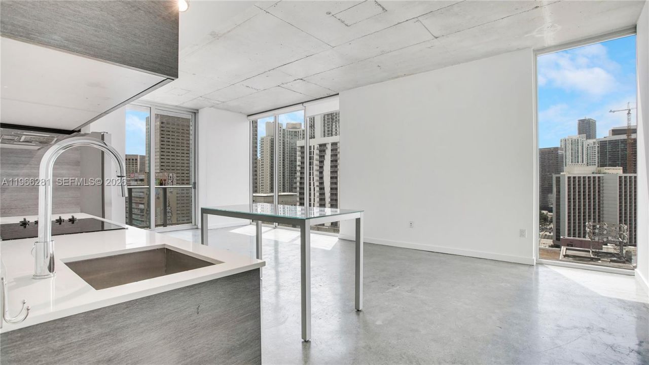 151 SE 1st St , Unit 2101, Miami, FL 33131 Photo